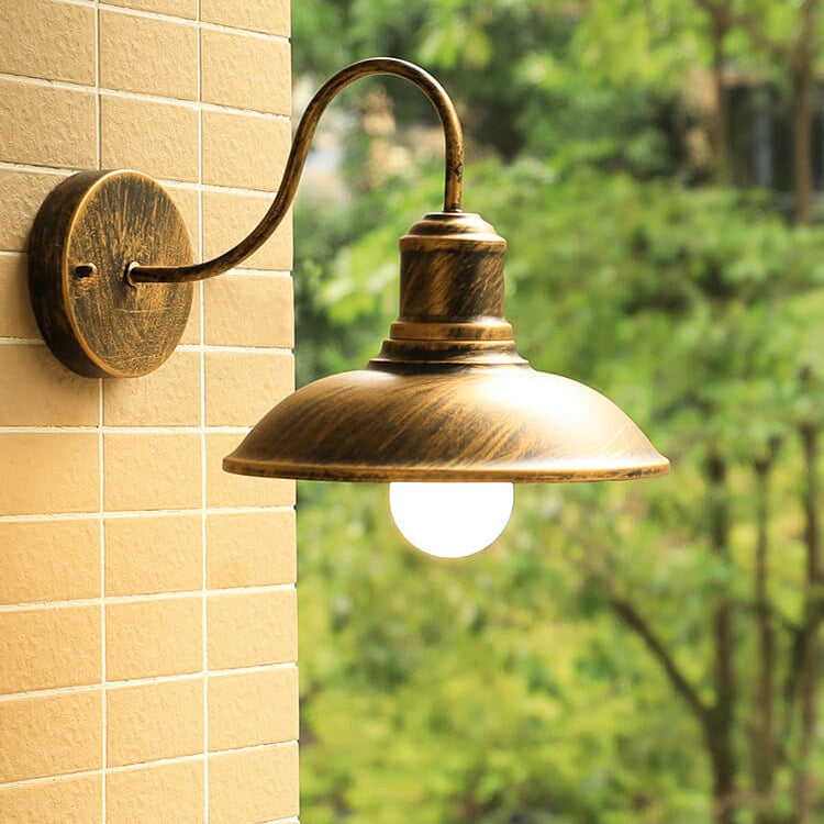 Lámpara de pared exterior curva de hierro impermeable Retro Loft Dome 1 luz