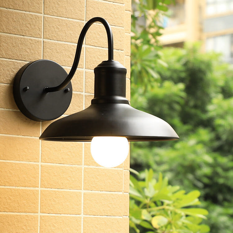 Lámpara de pared exterior curva de hierro impermeable Retro Loft Dome 1 luz