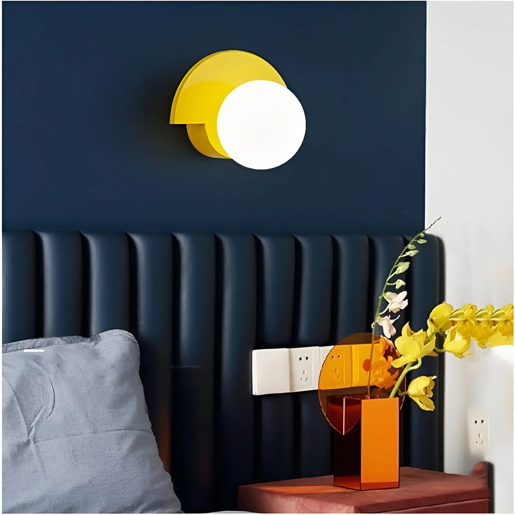 LumiGlow – Lámpara de Pared Semicircular Moderna