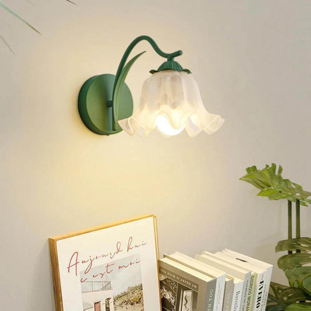 LumiBloom – Lámpara de Pared en Forma de Flor con Pantalla de Vidrio Ondulado