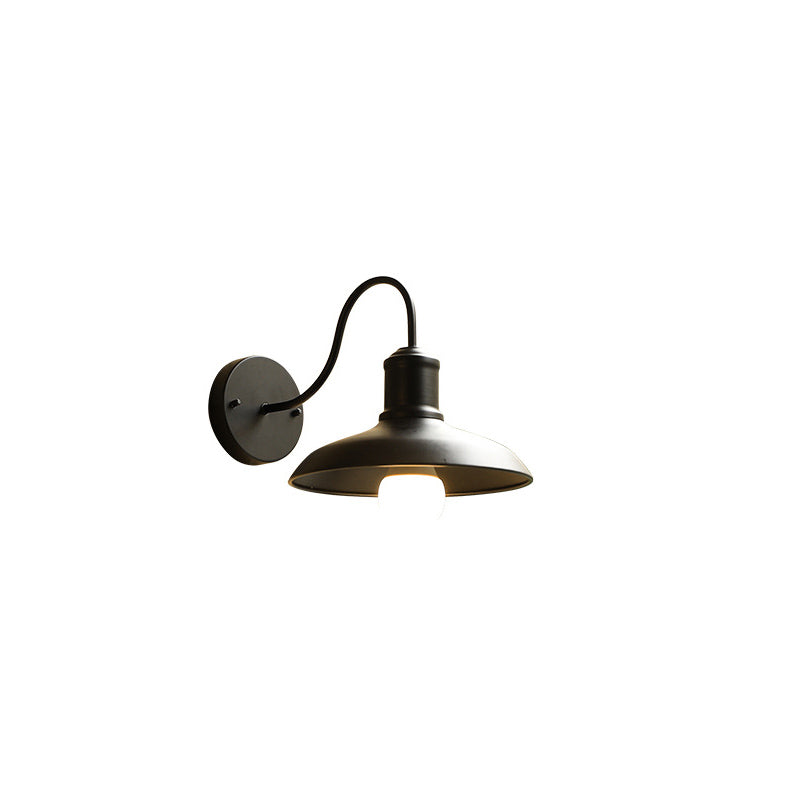 Lámpara de pared exterior curva de hierro impermeable Retro Loft Dome 1 luz
