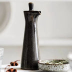 PourEase – Dispensador de Aceite con Tapa y Diseño Creativo