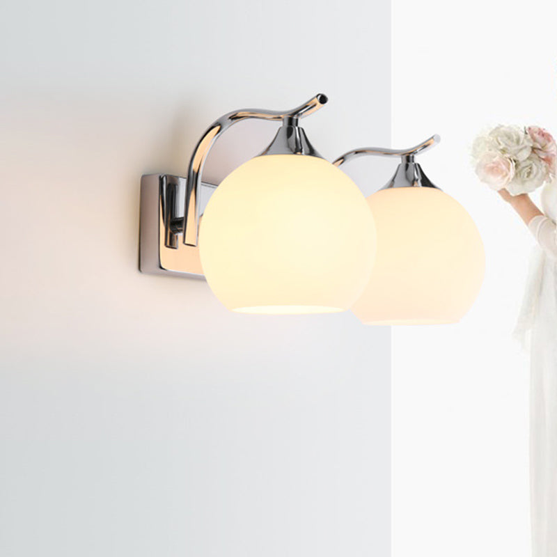 Lámpara de pared de cúpula de vidrio opalino satinado estilo sencillo para pasillo