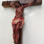 Hecho a Mano - Cruz Realista de Cristo
