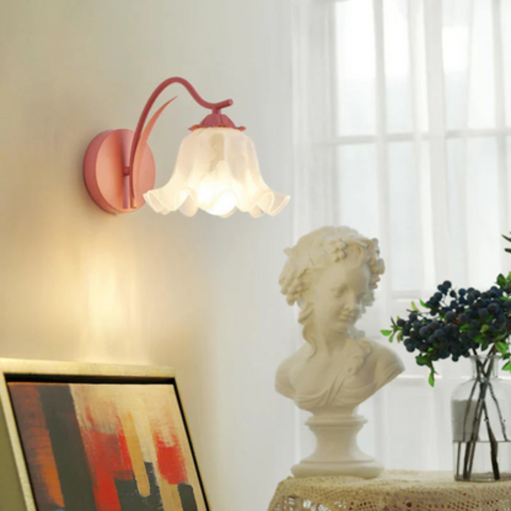 LumiBloom – Lámpara de Pared en Forma de Flor con Pantalla de Vidrio Ondulado
