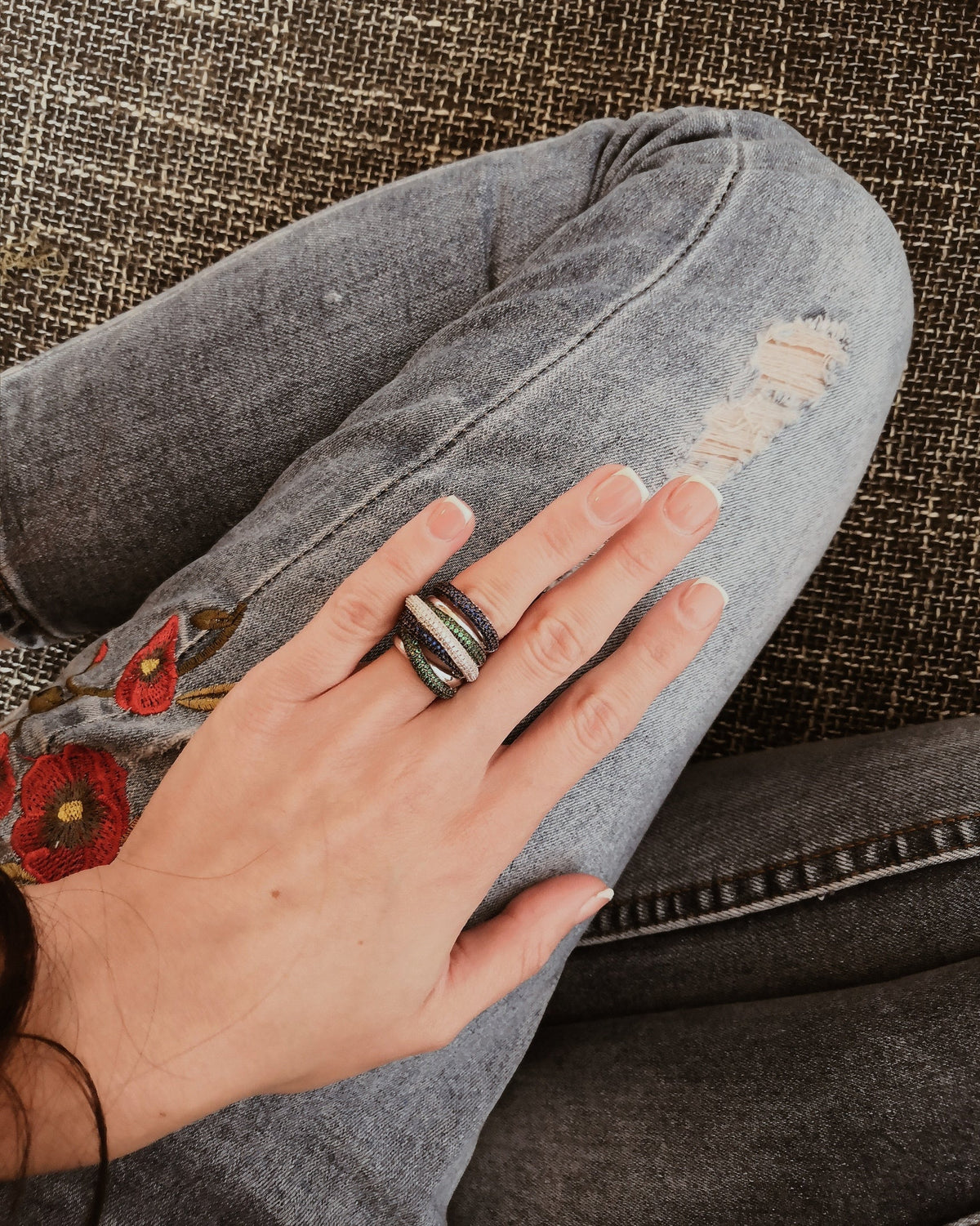 Anillo apilable de lujo de diseño Mónaco para mujeres