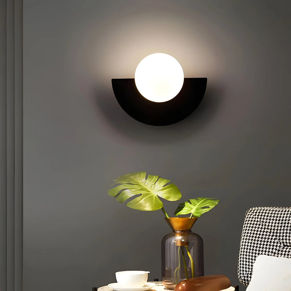 LumiGlow – Lámpara de Pared Semicircular Moderna