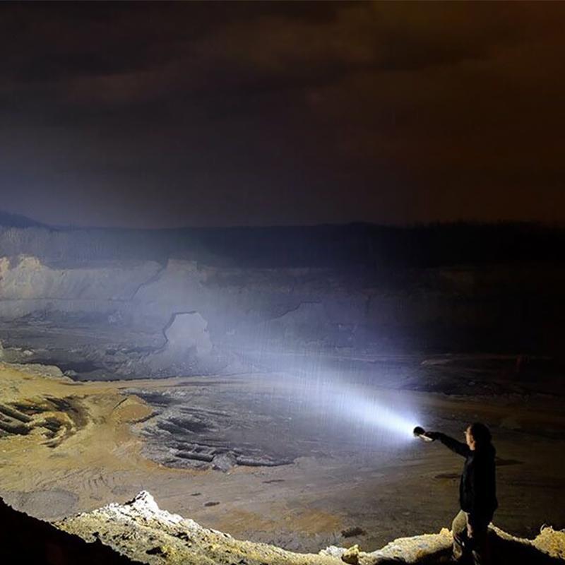 Linterna LED de alto rendimiento de 30,000-5,000 lúmenes, impermeable