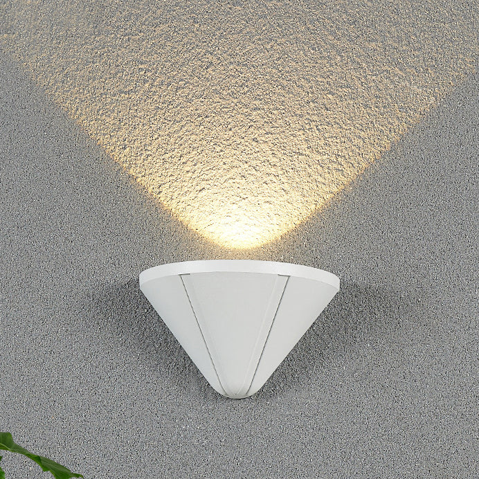 Lámpara de pared LED de aluminio con lente impermeable en triángulo minimalista moderno para patio exterior