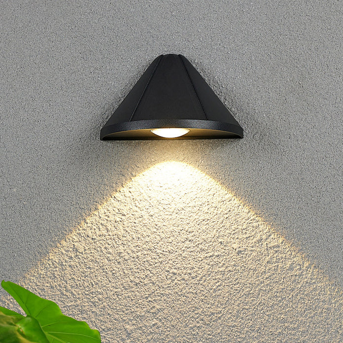 Lámpara de pared LED de aluminio con lente impermeable en triángulo minimalista moderno para patio exterior
