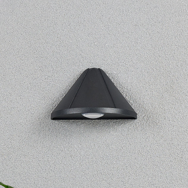Lámpara de pared LED de aluminio con lente impermeable en triángulo minimalista moderno para patio exterior