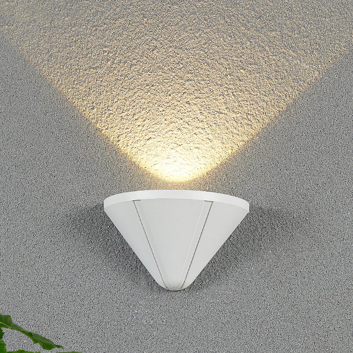 Lámpara de pared LED de aluminio con lente impermeable en triángulo minimalista moderno para patio exterior