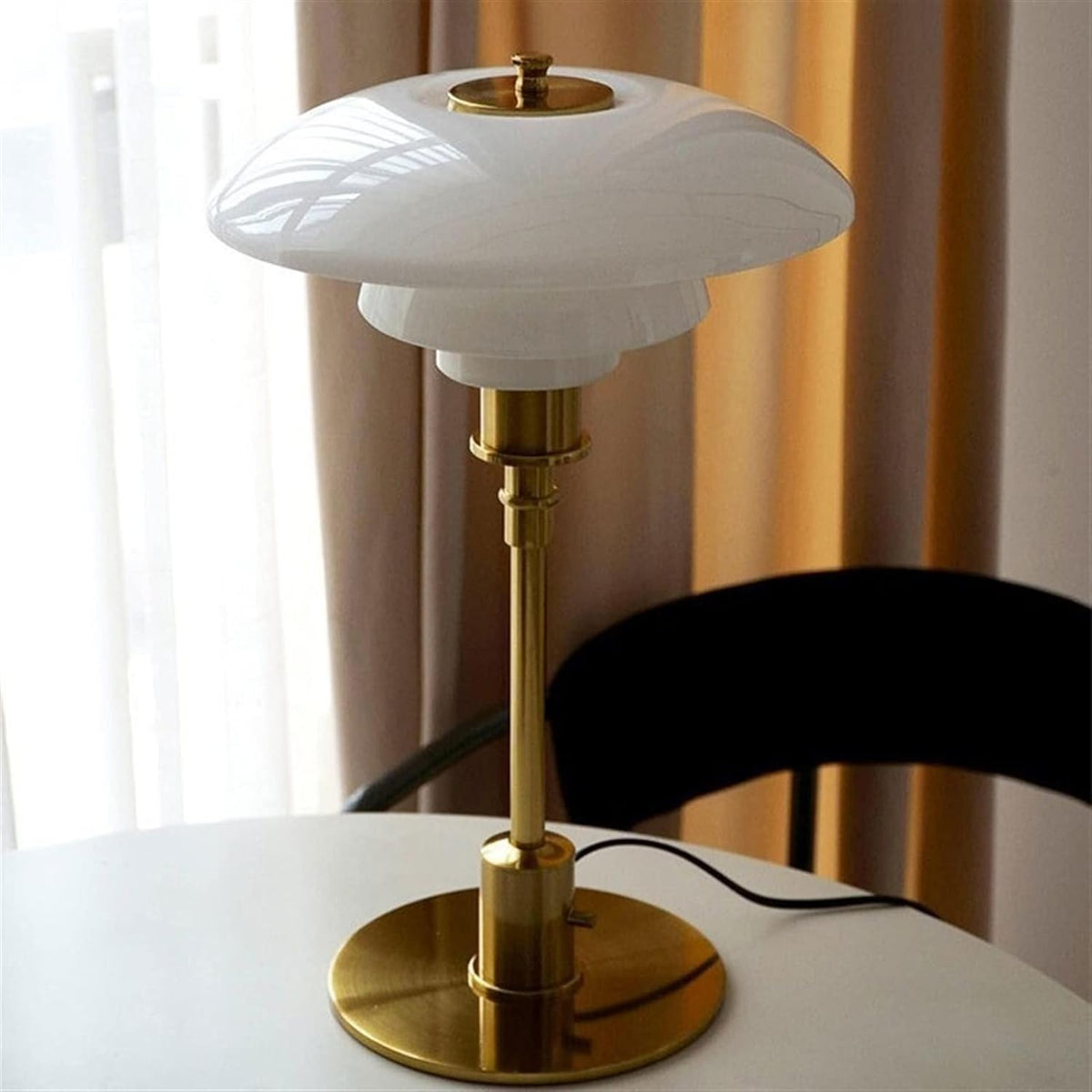 Lámpara de Mesa con Diseño Moderno