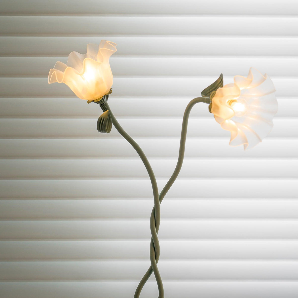 Bloomora | Lámpara de pie de diseño floreciente