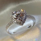 Anillo de Zirconia Cúbica en Forma de Corazón