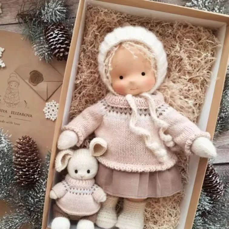 WALDOLLY - Muñeca de algodón Waldorf hecha a mano, diseñada para un juego suave, natural e imaginativo con un encanto minimalista atemporal