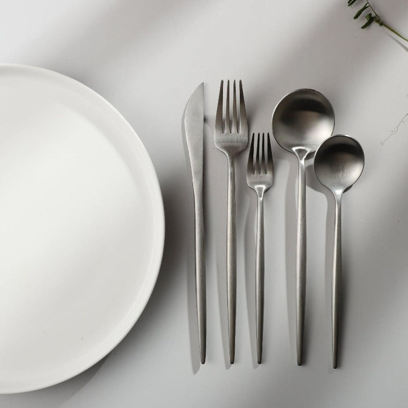 Cubiertos Minimalistas