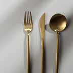 Cubiertos Minimalistas