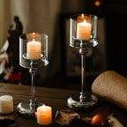 Elegante Candelabro Metálico con Soporte de Vidrio para Decoración Ambiental
