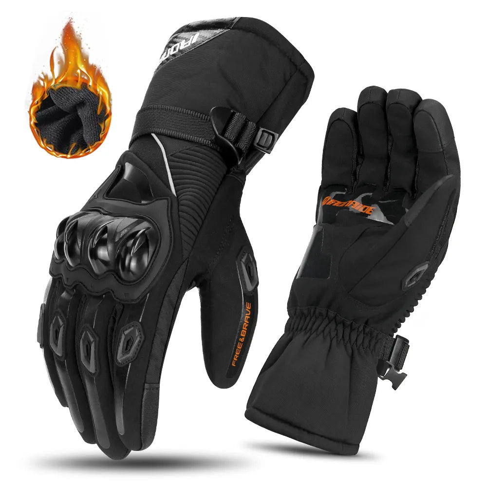 Guantes de moto aislados