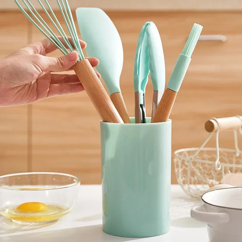 ChefEase – Set de utensilios de cocina de silicona de 12 piezas con mangos de madera