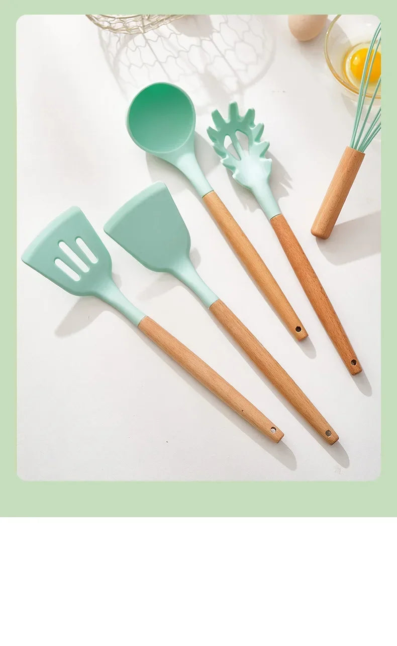 ChefEase – Set de utensilios de cocina de silicona de 12 piezas con mangos de madera