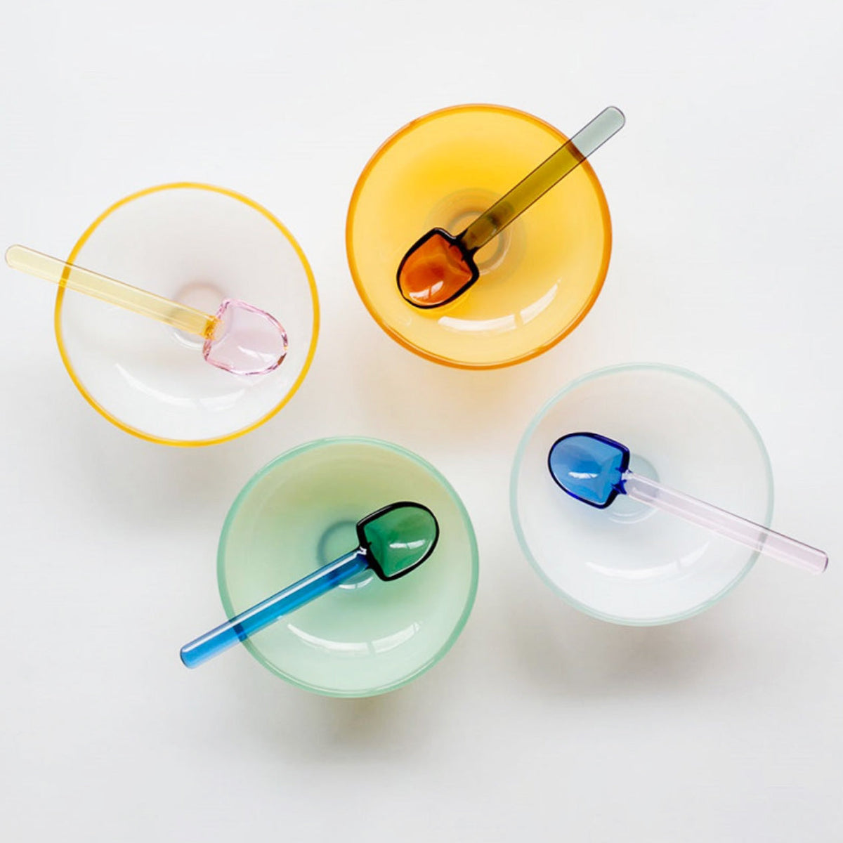 Tazón de postre de borosilicato colorido con cuchara