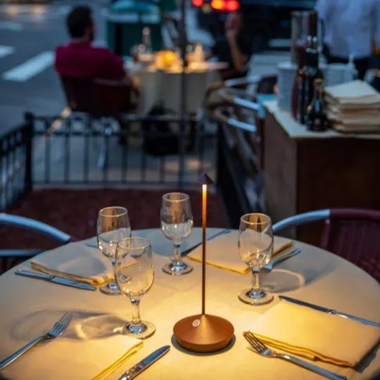 ZenLume | Lámpara de Mesa LED Minimalista - Iluminación Inalámbrica e Impermeable Regulable