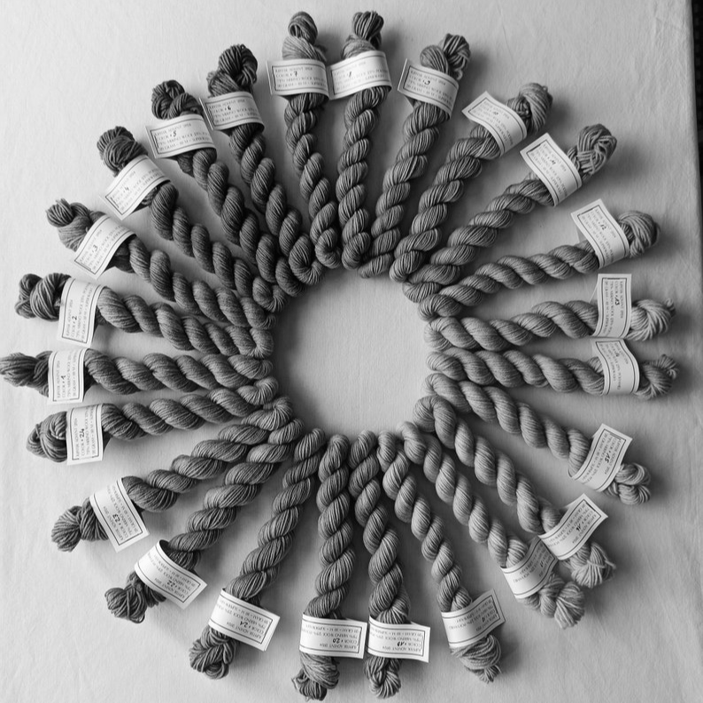 WoolMagic – Calendario de Adviento con 24 sorpresas de lana – Para los amantes del tejido y el ganchillo