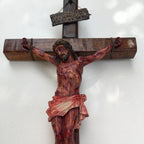 Hecho a Mano - Cruz Realista de Cristo