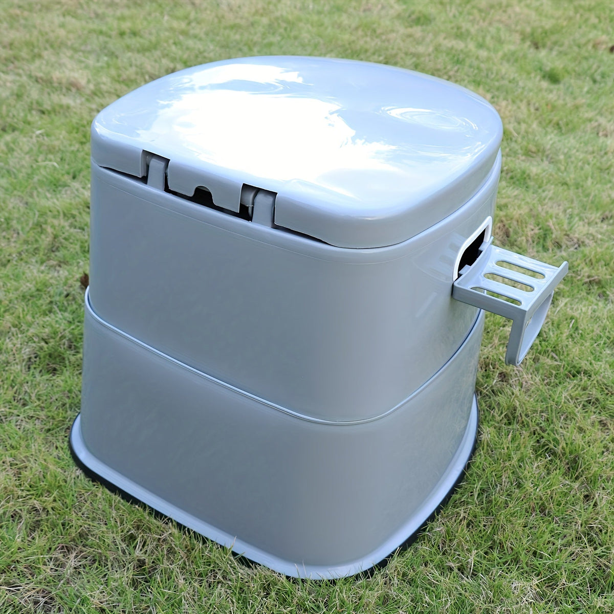 Inodoro Portátil Gris de PVC - Cómodo y Práctico para Acampar y Uso de Emergencia