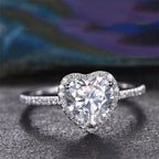 Anillo de Zirconia Cúbica en Forma de Corazón