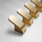 ELVANOR – Modernos ganchos de pared de latón dorado para batas de baño, para una suspensión compacta y elegante